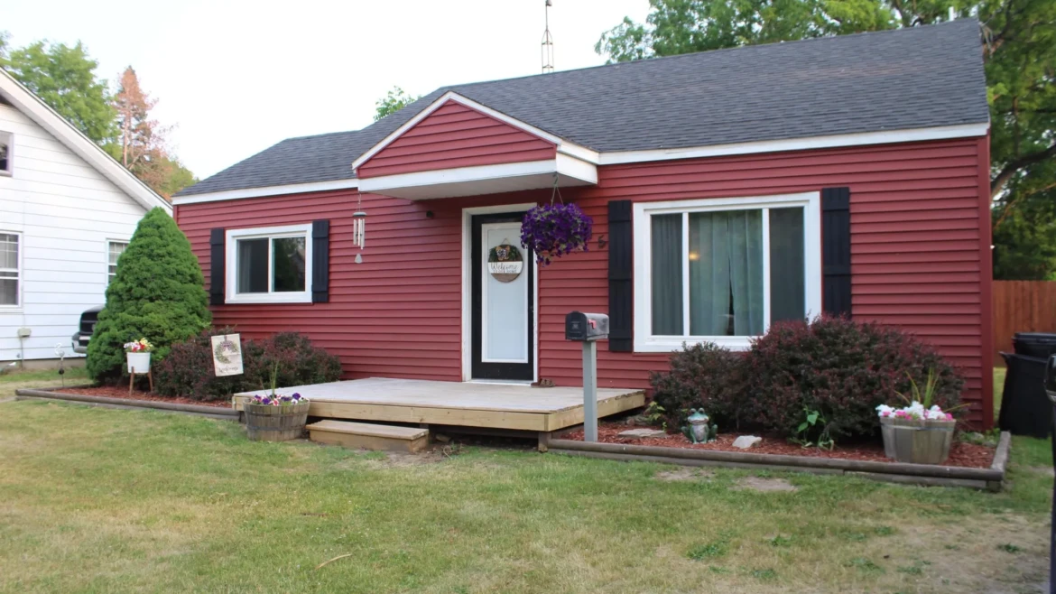 315 Pine St Clio, MI 48420