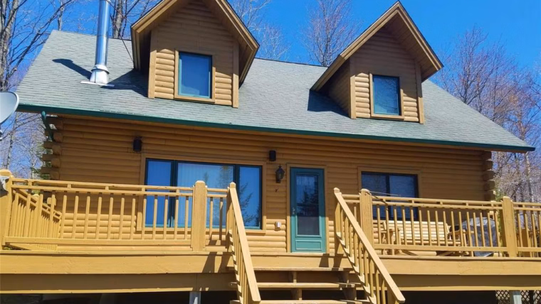 11581 Maple Dr Millersburg, MI 49759