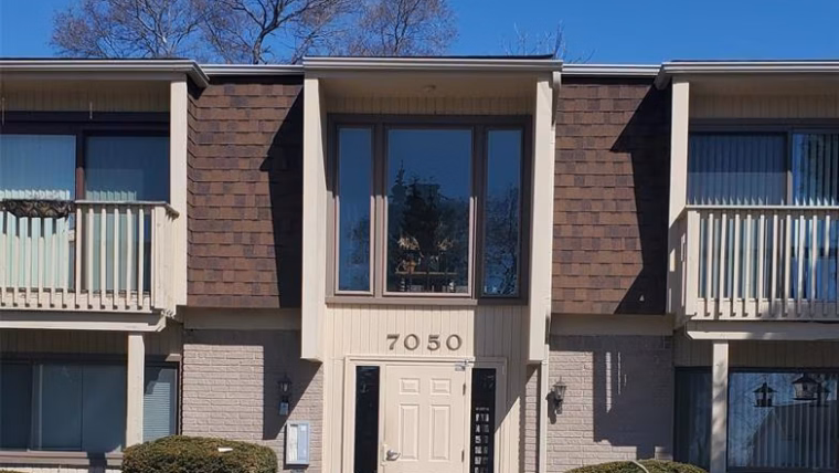 7050 Villa Dr Waterford, MI 48327